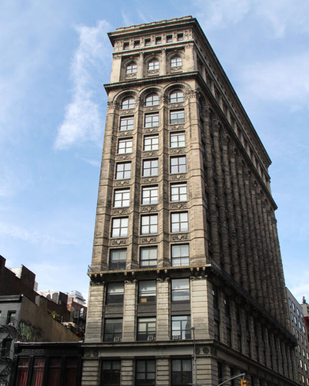 GreenBarn Investment Group and Sabal Investment Holdings Lead Refinancing of 817 Broadway in Manhattan